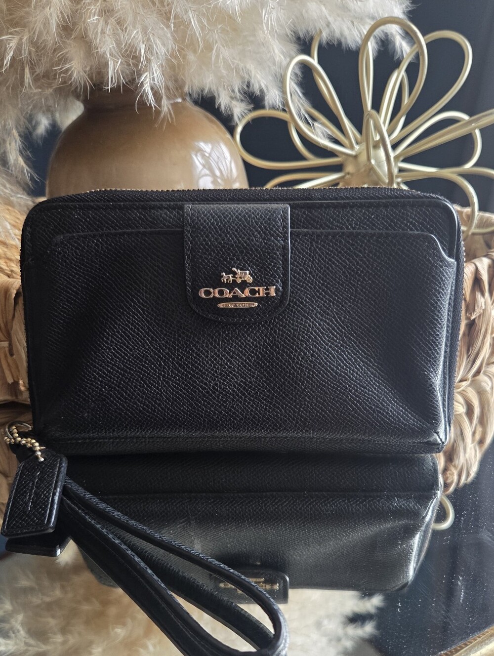 Coach New York Black Leather Accordion Wristlet Wallet Gold Hardware